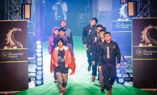 S15赛季揭幕战精彩对决 IG战队与T1战队激烈碰撞